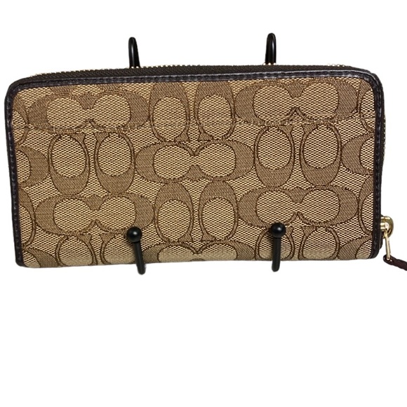 COACH Accordion Zip Wallet In Signature Jacquard - Picture 2 of 6
